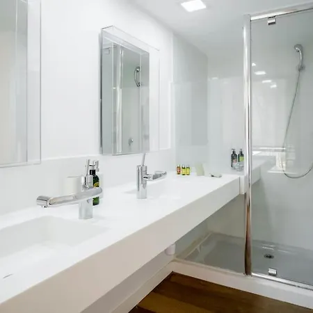 דירה The Loft Penthouse In The Heart Of Center ניקוסיה